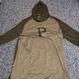 Mens L Pittsburgh Pirates long sleeve t shirt with hood. NWOT